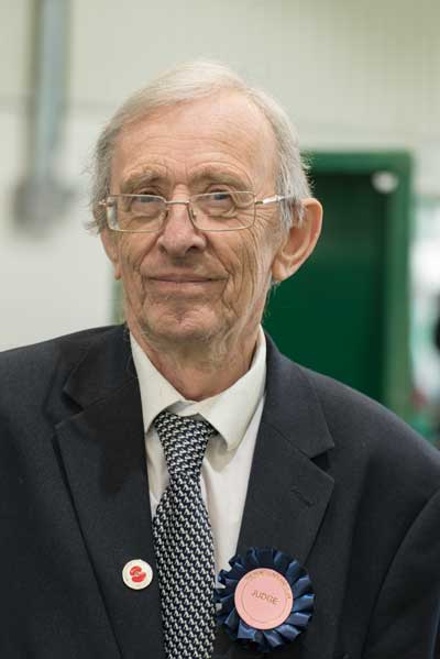 Photograph of the Special Award Classes judge, Mr. Derek Allsopp (Sandmel)